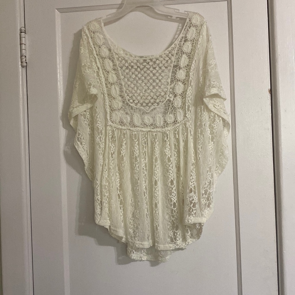 Size MED boho floral cream top